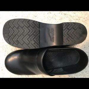 Dansko black 43 clog